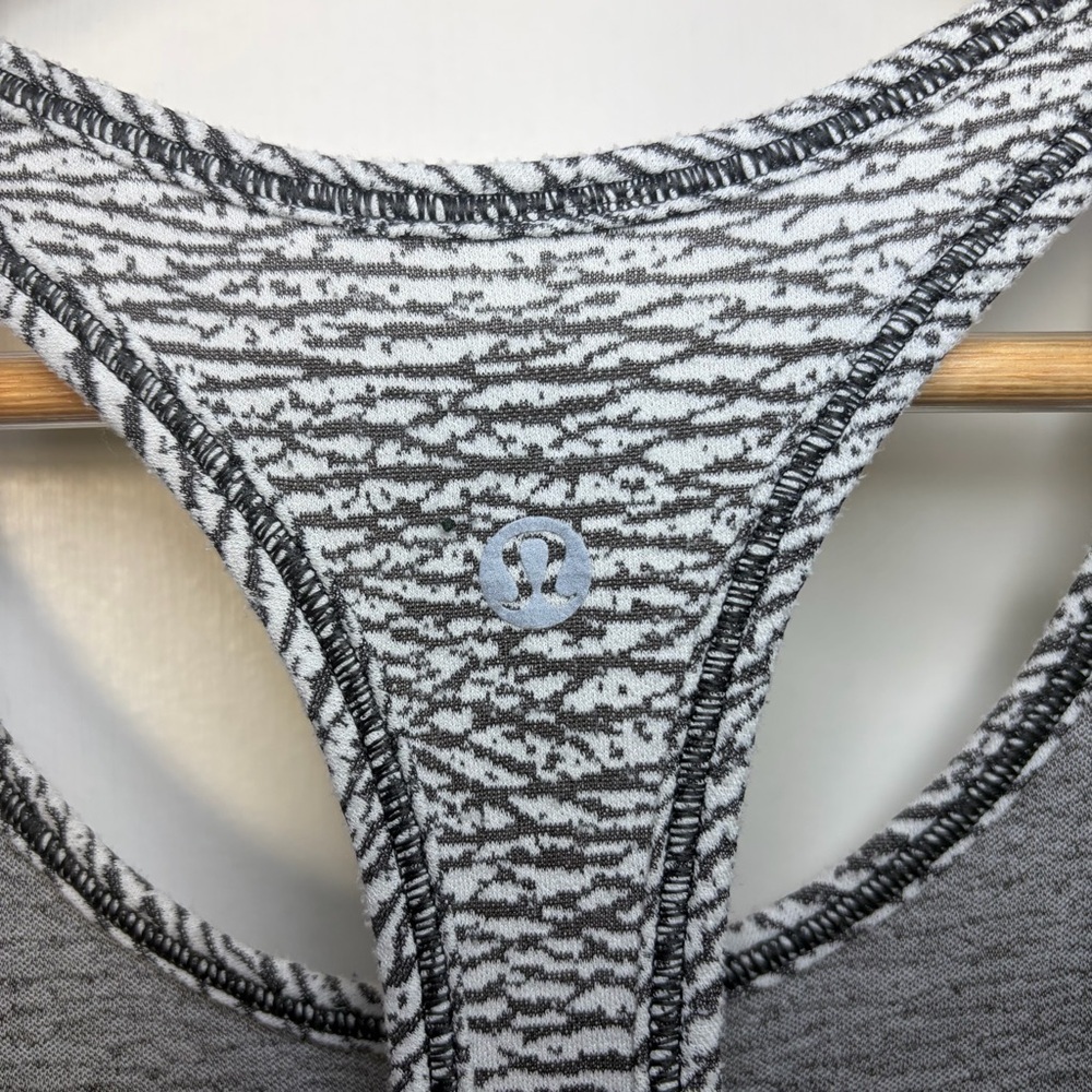 Lululemon Long Distance Tank Top. Size: 4. Color: Sheer Luon Pebble Jacquard. - Picture 8 of 8